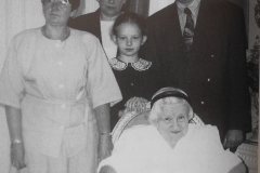 Irena Sendler con la sua famiglia in occasione del Conferimento della Croce di Commnedatore dell'Ordine della Rinascita della Polonia, 1997